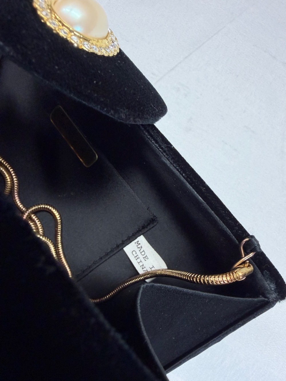 Bloomingdale’s Vintage Black Velvet Elegant Luxury Evening Clutch Purse - Picture 8 of 9